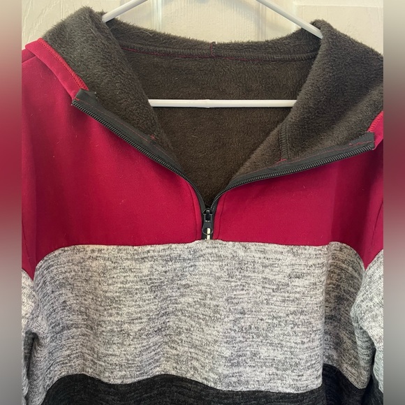 Sweatshirt Hoodie, Women’s Size Medium - Picture 3 of 5